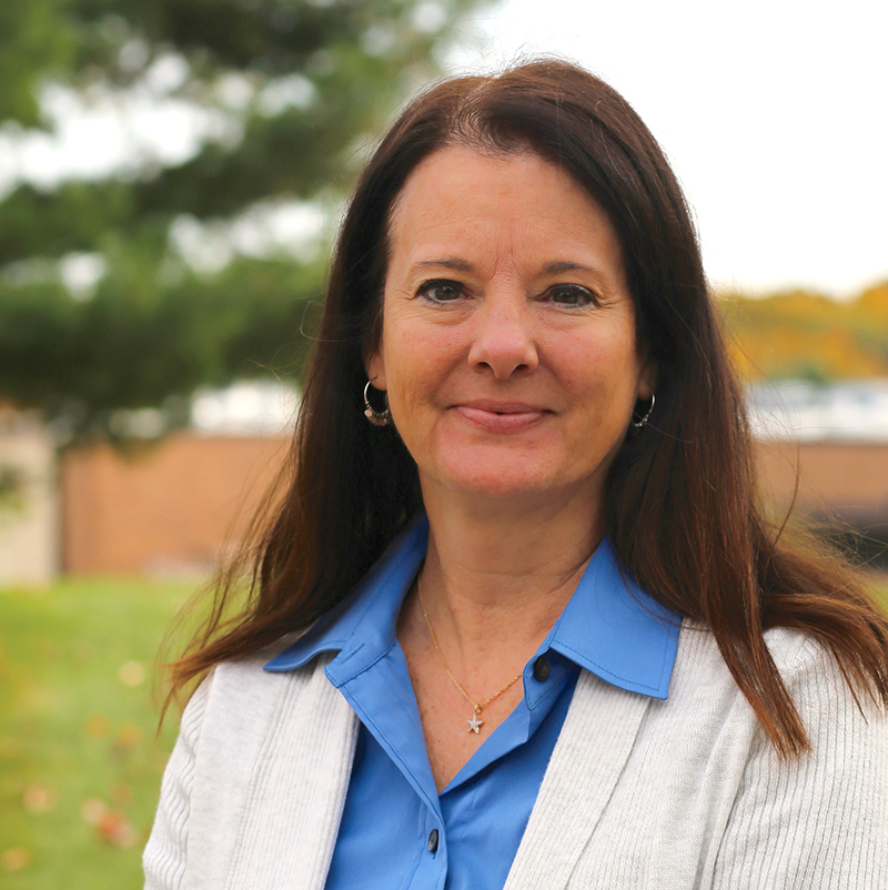 Lynn DeCouto (she/her)